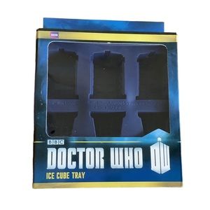 2013 THINK GEEK Doctor Who Silicone Ice Cube Molds TARDIS & DALEKS